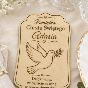 Drewniany magnes na Chrzest Święty – personalizowana pamiątka dla gości
