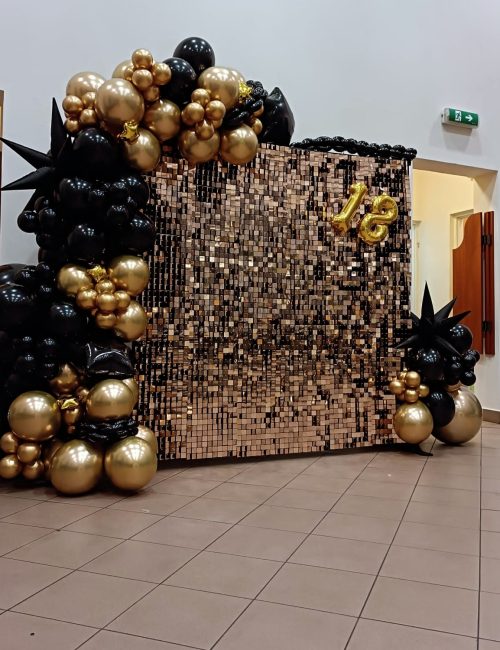 Dekoracja z panelami cekinowymi